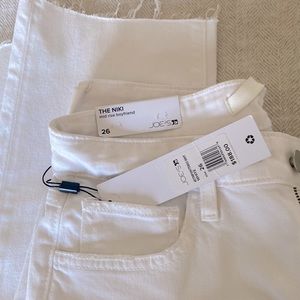 Joe’s Jeans THE NIKI mid rise boyfriend